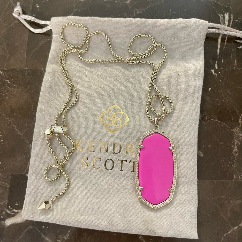 Kendra Scott necklace